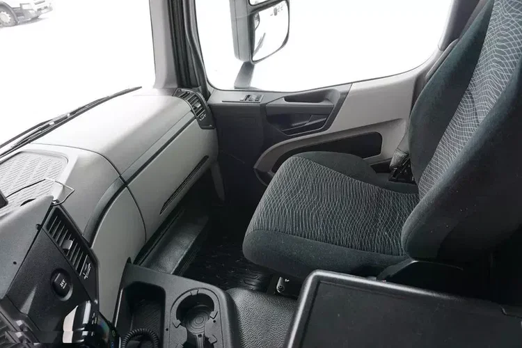 Mercedes ANTOS / 1830 / E 6 / CHŁODNIA + WINDA / 16 PALET / 83 000 KM zdjęcie 39