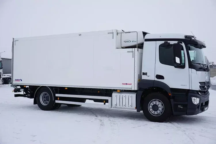 Mercedes ANTOS / 1830 / E 6 / CHŁODNIA + WINDA / 16 PALET / 83 000 KM zdjęcie 4