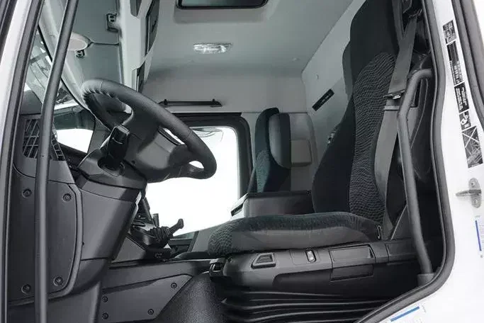 Mercedes ANTOS / 1830 / E 6 / CHŁODNIA + WINDA / 16 PALET / 83 000 KM zdjęcie 7