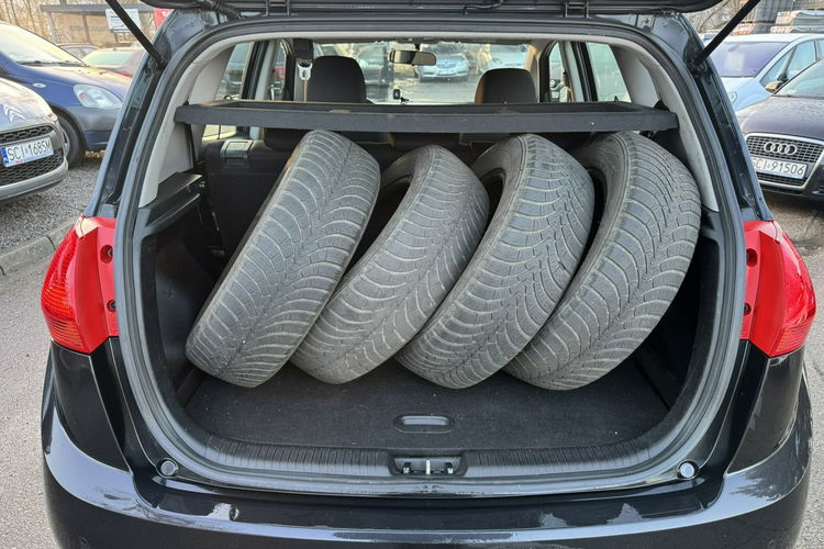 Kia Venga Klimatyzacja, 2 kpl. opon, Niski przebieg, Książka serwisowa zdjęcie 24