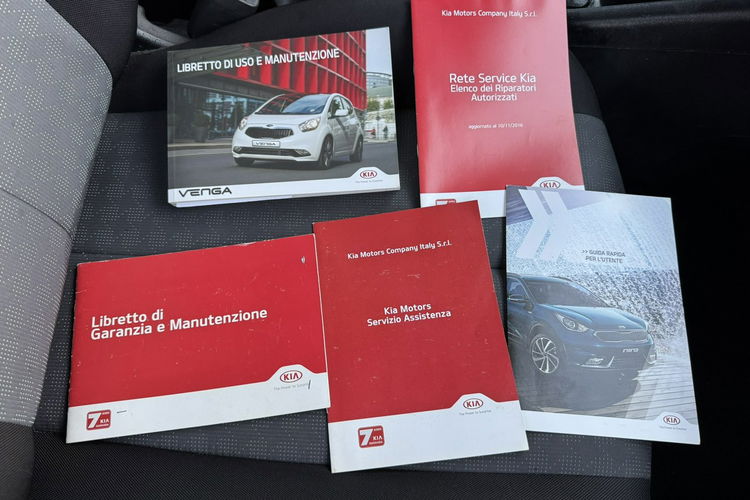 Kia Venga Klimatyzacja, 2 kpl. opon, Niski przebieg, Książka serwisowa zdjęcie 26
