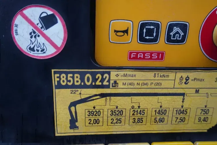 Iveco Eurocargo 160-210 E6 4X2 / 30 tys. km / Fassi F85B.0.22 zdjęcie 10