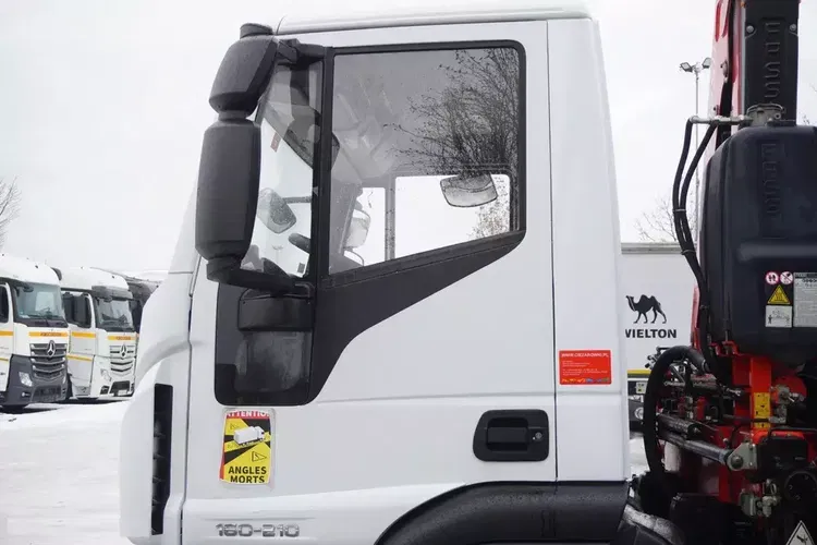 Iveco Eurocargo 160-210 E6 4X2 / 30 tys. km / Fassi F85B.0.22 zdjęcie 13