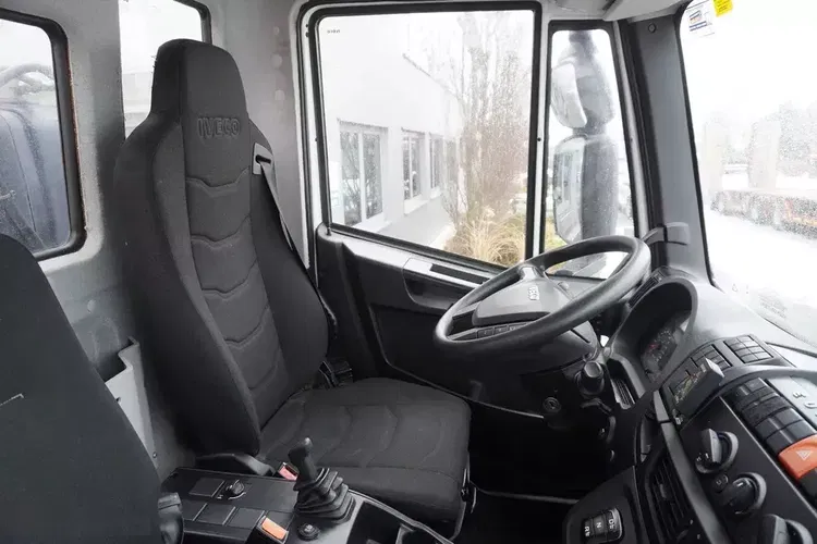 Iveco Eurocargo 160-210 E6 4X2 / 30 tys. km / Fassi F85B.0.22 zdjęcie 17