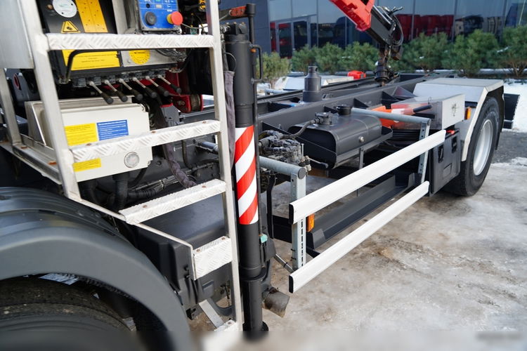 Scania P 250 / 4X2 / SIŁOWNIK DO WYWROTU /  + HDS HMF 635 K2 /  MAX WYSÓW 7 M / STEROWANIE RADIOWE / ROTATOR /  EURO 6  zdjęcie 20