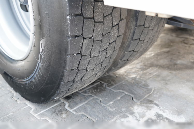 Scania P 250 / 4X2 / SIŁOWNIK DO WYWROTU /  + HDS HMF 635 K2 /  MAX WYSÓW 7 M / STEROWANIE RADIOWE / ROTATOR /  EURO 6  zdjęcie 33