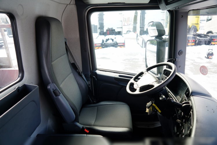 Scania P 250 / 4X2 / SIŁOWNIK DO WYWROTU /  + HDS HMF 635 K2 /  MAX WYSÓW 7 M / STEROWANIE RADIOWE / ROTATOR /  EURO 6  zdjęcie 39