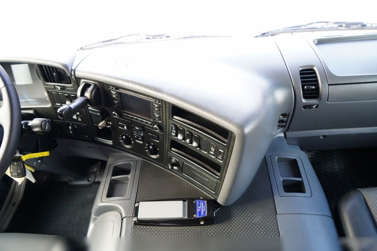 Scania P 250 / 4X2 / SIŁOWNIK DO WYWROTU /  + HDS HMF 635 K2 /  MAX WYSÓW 7 M / STEROWANIE RADIOWE / ROTATOR /  EURO 6  zdjęcie 42