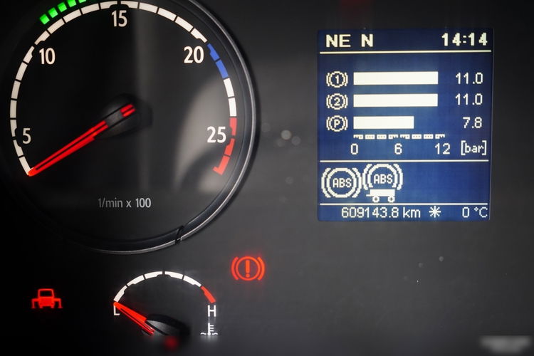 Scania P 250 / 4X2 / SIŁOWNIK DO WYWROTU /  + HDS HMF 635 K2 /  MAX WYSÓW 7 M / STEROWANIE RADIOWE / ROTATOR /  EURO 6  zdjęcie 49