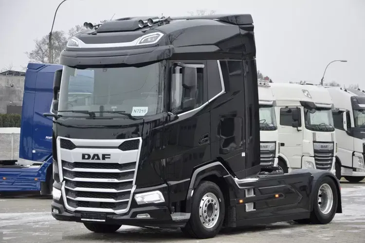 DAF XG 530 ZF INTARDER / KLIMA POST / ALUFELGI / TELEWIZOR / SALONKA zdjęcie 10