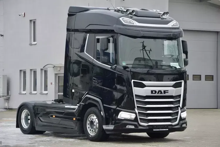 DAF XG 530 ZF INTARDER / KLIMA POST / ALUFELGI / TELEWIZOR / SALONKA zdjęcie 16