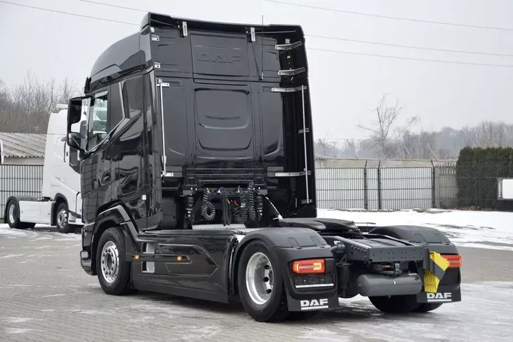 DAF XG 530 ZF INTARDER / KLIMA POST / ALUFELGI / TELEWIZOR / SALONKA zdjęcie 18