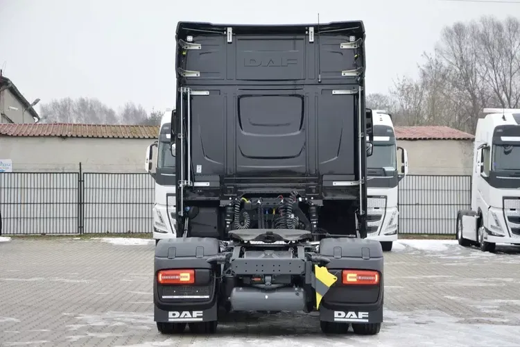 DAF XG 530 ZF INTARDER / KLIMA POST / ALUFELGI / TELEWIZOR / SALONKA zdjęcie 19