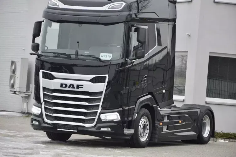 DAF XG 530 ZF INTARDER / KLIMA POST / ALUFELGI / TELEWIZOR / SALONKA zdjęcie 2