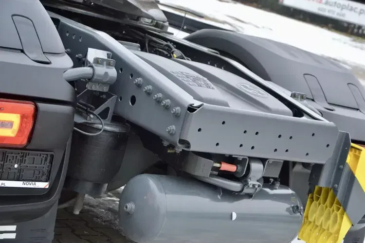 DAF XG 530 ZF INTARDER / KLIMA POST / ALUFELGI / TELEWIZOR / SALONKA zdjęcie 24