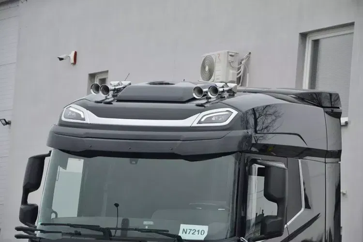 DAF XG 530 ZF INTARDER / KLIMA POST / ALUFELGI / TELEWIZOR / SALONKA zdjęcie 3