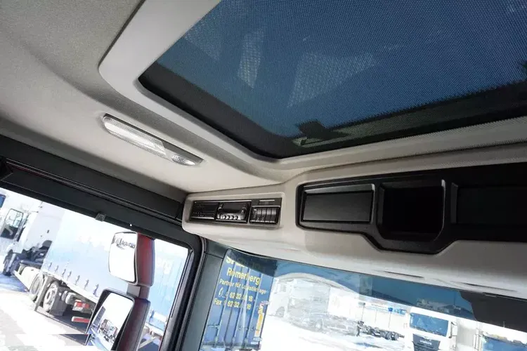 Scania / P 370 / E 6 / CHŁODNIA + WINDA / 18 PALET / RETARDER / OŚ SKRĘTNA zdjęcie 37