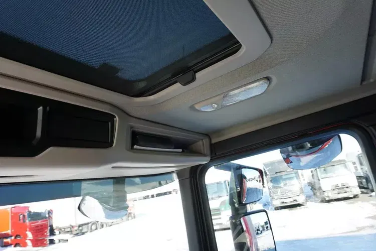 Scania / P 370 / E 6 / CHŁODNIA + WINDA / 18 PALET / RETARDER / OŚ SKRĘTNA zdjęcie 38