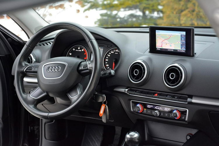 A3 Ledy Bi-Xenon Navi Klimatronic Parktronic Audi MMI Aso Audi Alu16 aso zdjęcie 23