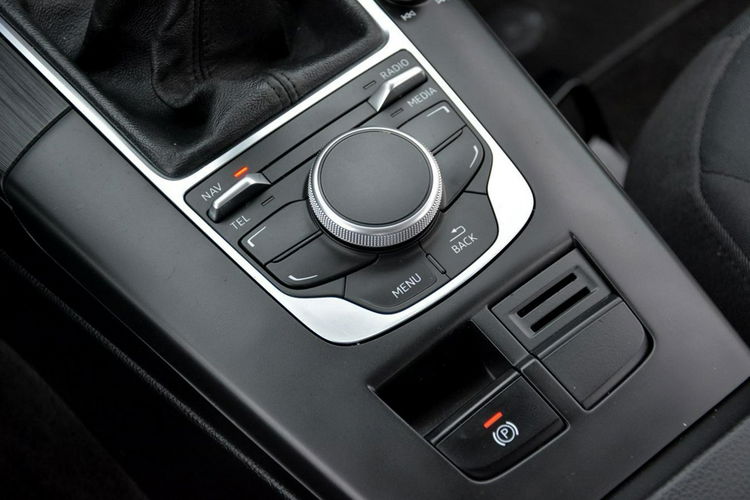 A3 Ledy Bi-Xenon Navi Klimatronic Parktronic Audi MMI Aso Audi Alu16 aso zdjęcie 31