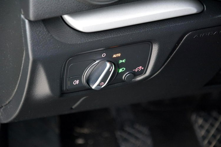 A3 Ledy Bi-Xenon Navi Klimatronic Parktronic Audi MMI Aso Audi Alu16 aso zdjęcie 33