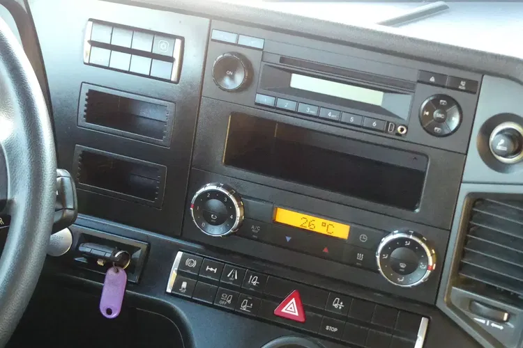 Mercedes ACTROS 1845 / EURO 6 / LOW DECK / AUTOMAT / IDEALNY STAN / zdjęcie 33