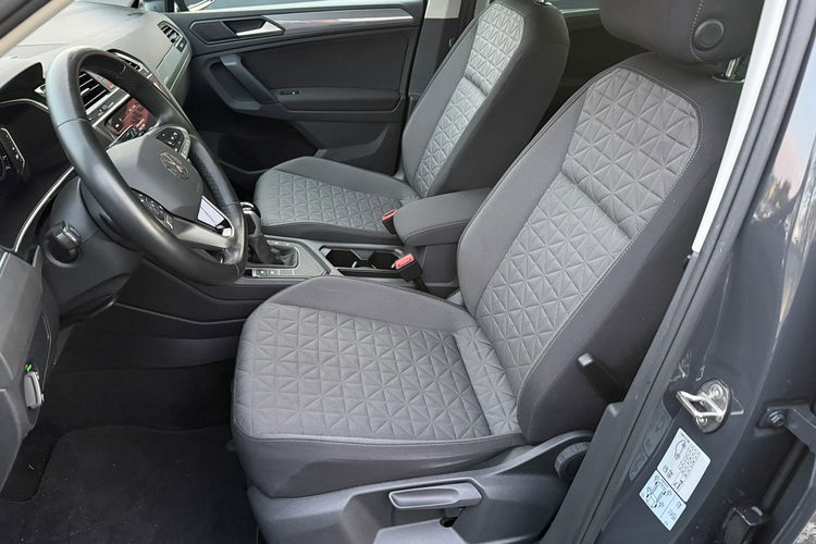 Volkswagen Tiguan Salon PL. Plug-in. Bezwypadkowy. Serwis ASO zdjęcie 16