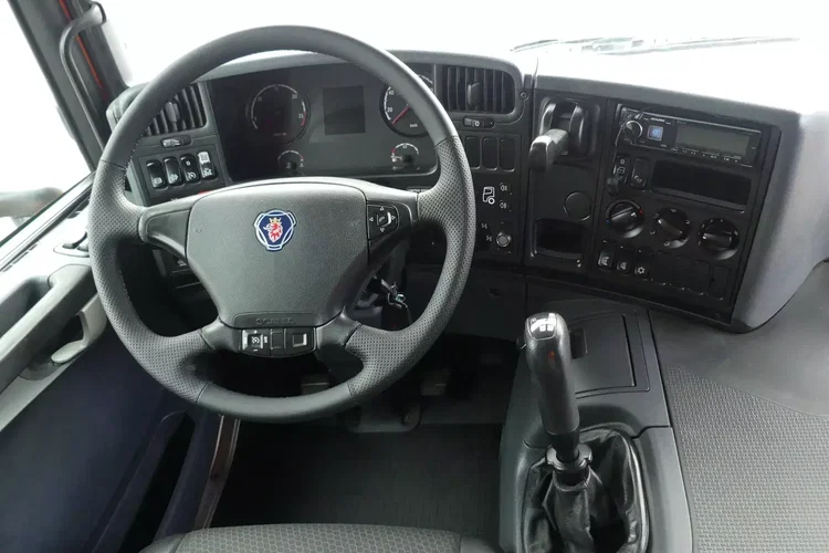 Scania P410 8x4 / WYWROTKA TYLNO ZSYPOWA / ALUFELGI / MANUAL / zdjęcie 60