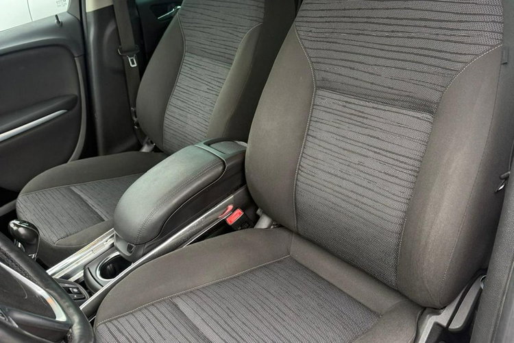 Opel Zafira 1.4 t 140 KM Stan BDB Malutki przebieg Gwarancja zdjęcie 7