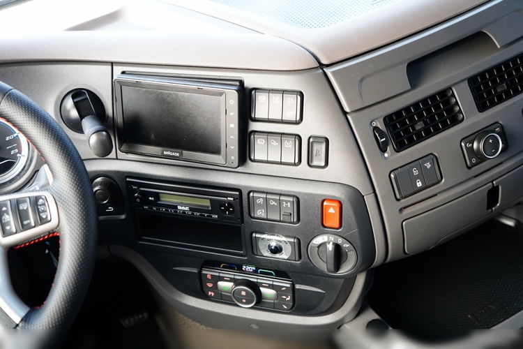 DAF XF 480 / LOW DECK / MEGA / REGULOWANE SIODŁO / 2021 / SSC / zdjęcie 32