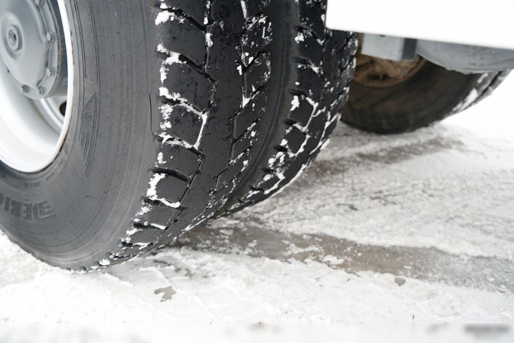 Mercedes -BENZ AROCS 4151 / 8X8 / WYWROTKA TYLNOZSYPOWA / HYDROKLAPA / 6 M / AUTOMAT / EURO 6 zdjęcie 28