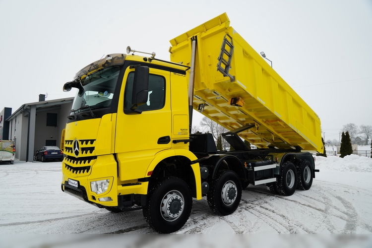 Mercedes -BENZ AROCS 4151 / 8X8 / WYWROTKA TYLNOZSYPOWA / HYDROKLAPA / 6 M / AUTOMAT / EURO 6 zdjęcie 2