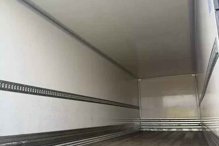 Mercedes ATEGO 1318 IZOTERMA 20 PALET zdjęcie 9