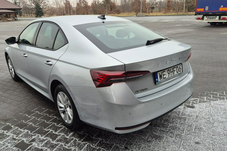 Skoda Octavia 1.5 TSI 150 KM Automat Salon Polska przebieg: 2340 km zdjęcie 6