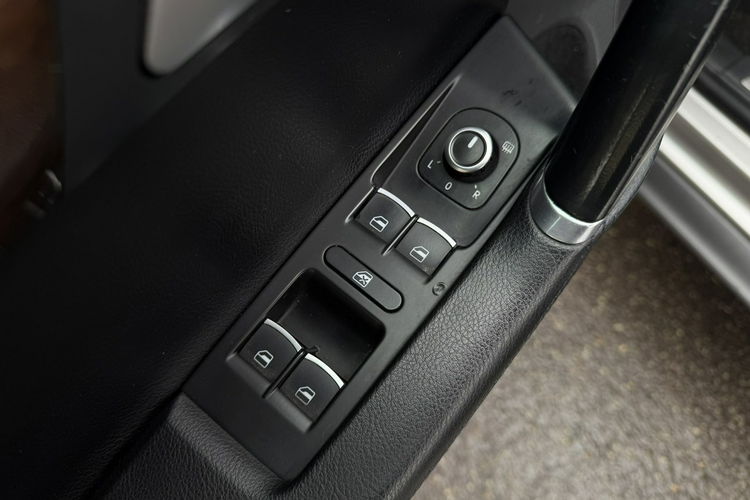 Volkswagen Passat Alltrack Klimatronic 2-stref, Skóra, Podgrz. fotele, 2 kpl. kół, Navi, Xenon zdjęcie 15