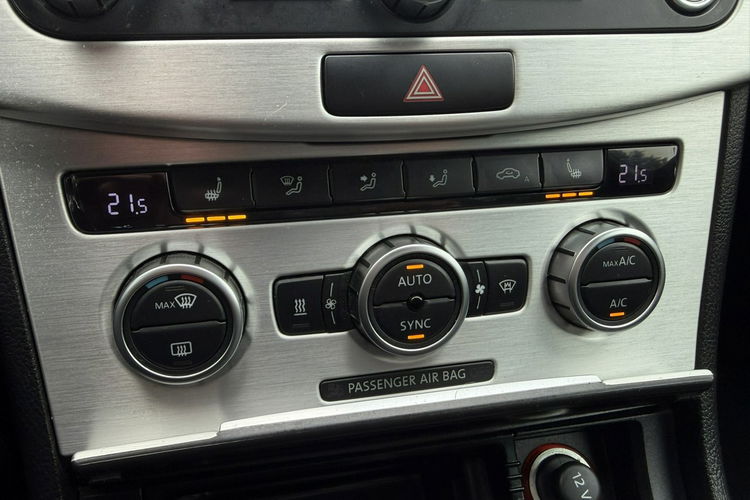 Volkswagen Passat Alltrack Klimatronic 2-stref, Skóra, Podgrz. fotele, 2 kpl. kół, Navi, Xenon zdjęcie 21