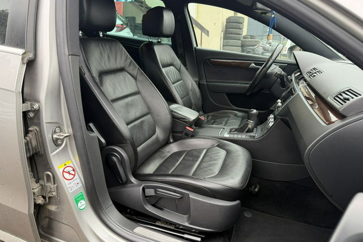 Volkswagen Passat Alltrack Klimatronic 2-stref, Skóra, Podgrz. fotele, 2 kpl. kół, Navi, Xenon zdjęcie 23