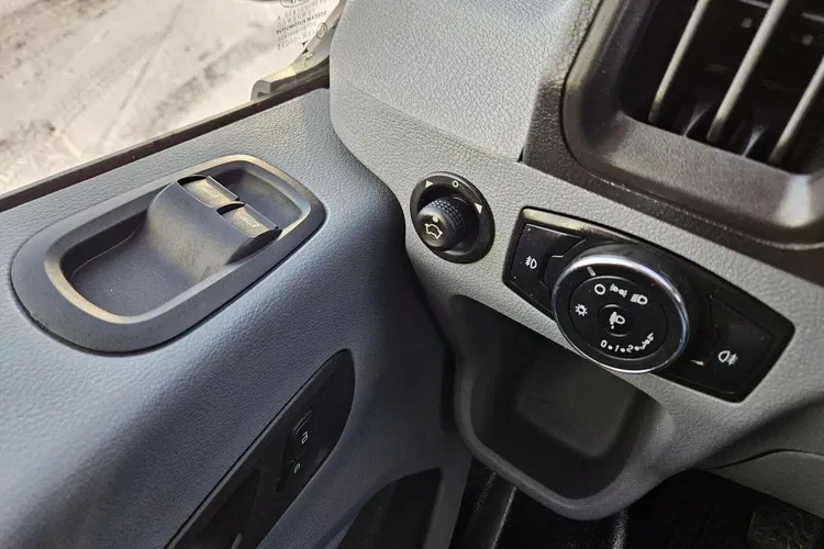 Ford transit L3H3 59999zł NETTO Brygadówka 6 osób 2.0TdCi/170KM zdjęcie 18