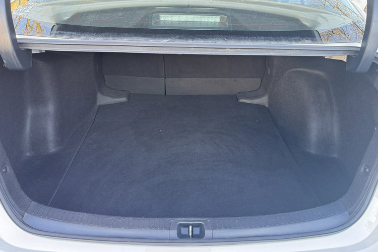 Toyota Corolla 1.8 HSD F-Vat 23% Ast. Parkowani Distronic Kamera Bezwypadkowy zdjęcie 10