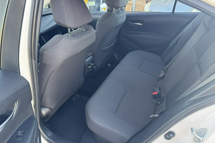 Toyota Corolla 1.8 HSD F-Vat 23% Ast. Parkowani Distronic Kamera Bezwypadkowy zdjęcie 11