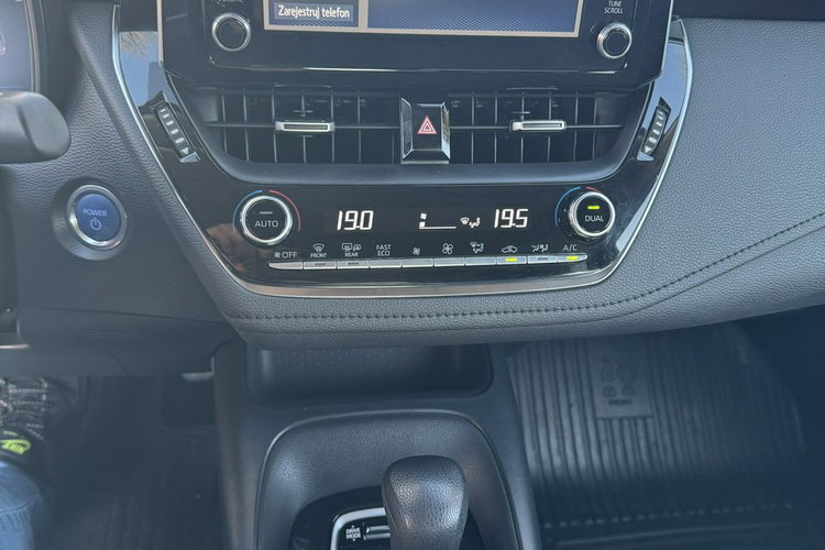Toyota Corolla 1.8 HSD F-Vat 23% Ast. Parkowani Distronic Kamera Bezwypadkowy zdjęcie 15