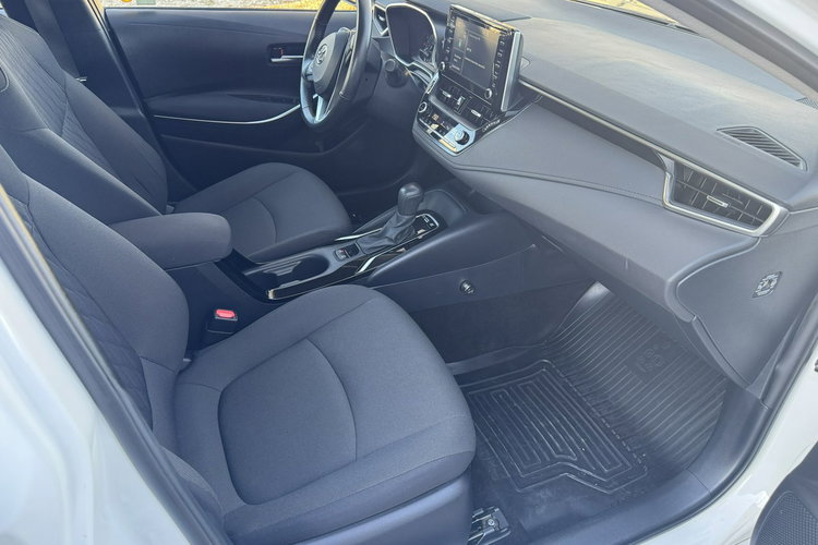 Toyota Corolla 1.8 HSD F-Vat 23% Ast. Parkowani Distronic Kamera Bezwypadkowy zdjęcie 7