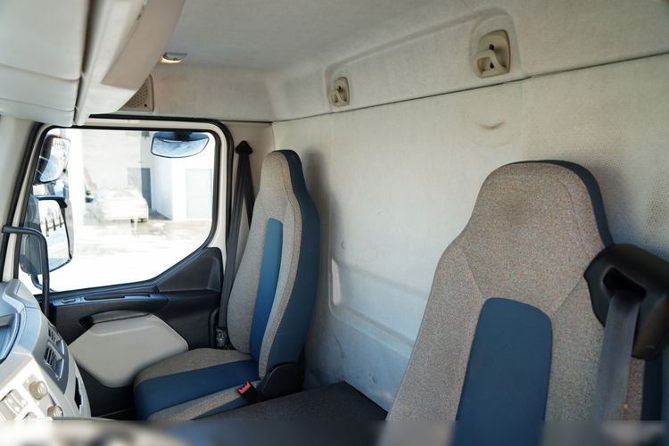 Volvo FL 280 / 4X2 / SKRZYNIOWY 7.3 M / HDS  HYVA / PILOT / WIDŁY DO PALET  / ROTATOR / EURO 6  zdjęcie 40