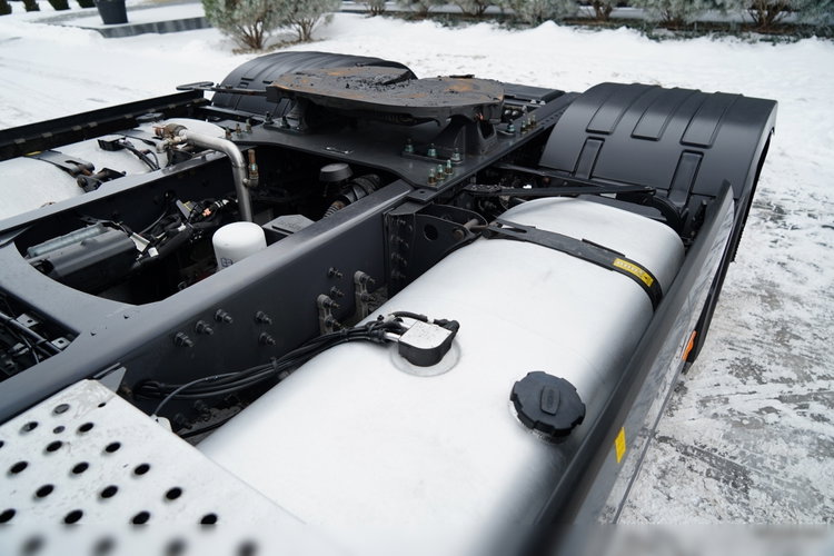 Volvo FH 500 / PEŁNY ADR / XXL / BOGATE WYPOSAŻENIE / PO ZŁOTYM KONTRAKCIE / zdjęcie 12