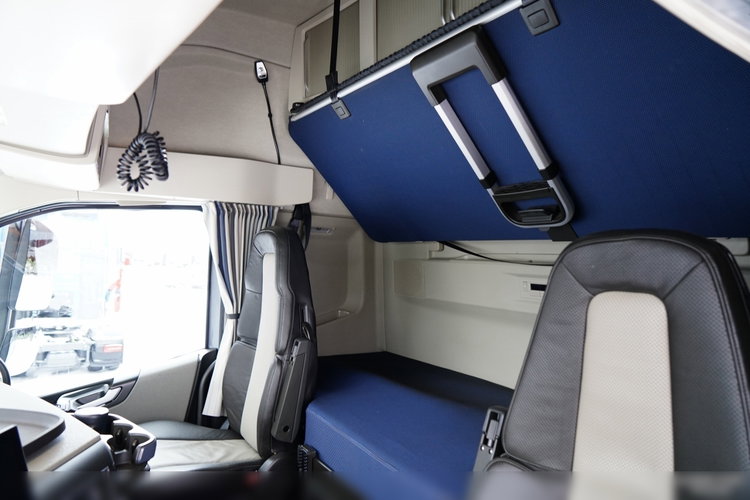 Volvo FH 500 / PEŁNY ADR / XXL / BOGATE WYPOSAŻENIE / PO ZŁOTYM KONTRAKCIE / zdjęcie 24