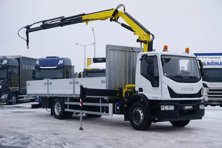 Iveco EUROCARGO / 180-250 / SKRZYNIOWY + HDS / HYVA HC - 153 / ROTATOR / PILOT zdjęcie 2