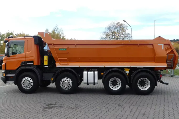 Scania P410 8x4 / WYWROTKA TYLNO ZSYPOWA / ALUFELGI / MANUAL / zdjęcie 11