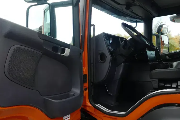 Scania P410 8x4 / WYWROTKA TYLNO ZSYPOWA / ALUFELGI / MANUAL / zdjęcie 20