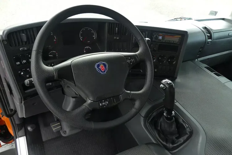 Scania P410 8x4 / WYWROTKA TYLNO ZSYPOWA / ALUFELGI / MANUAL / zdjęcie 22