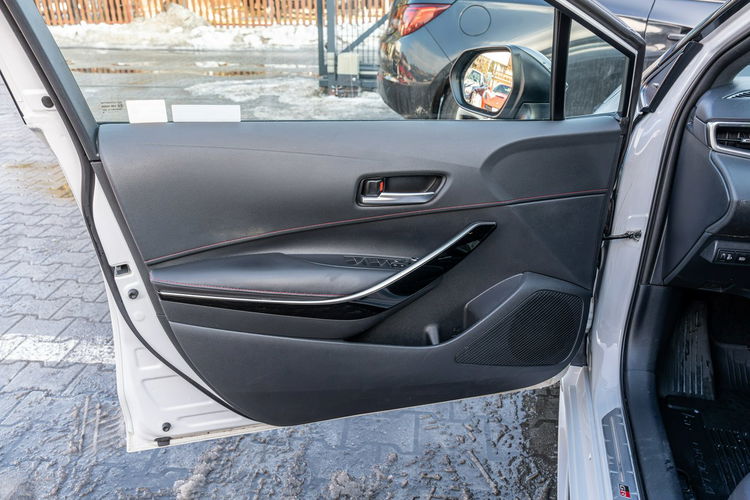 Toyota Corolla GR Sport / 1.8 Hybrid 140KM + LPG / BOGATA wersja / Cesja / Salon PL zdjęcie 35